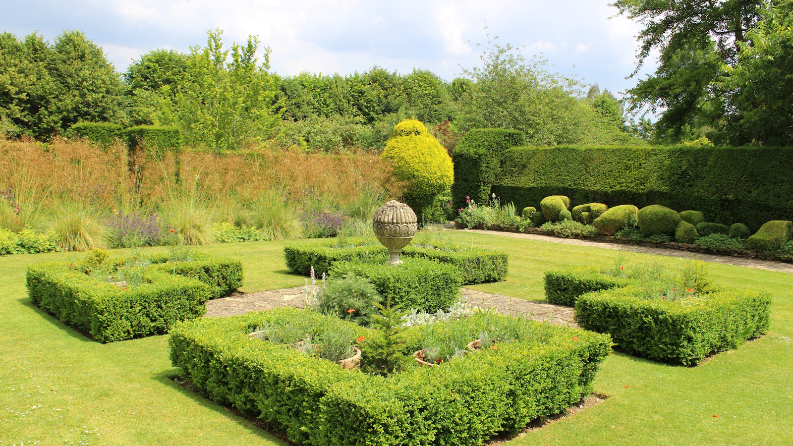 Hedge & Garden Care
