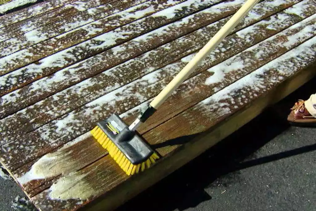 Fence Cleaning